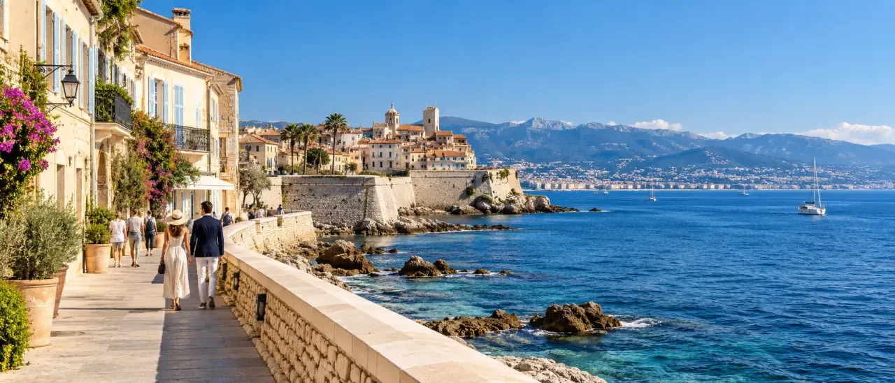 Que faire dans les Alpes-Maritimes ce week-end : promenade sur le littoral et vieille ville méditerranéenne